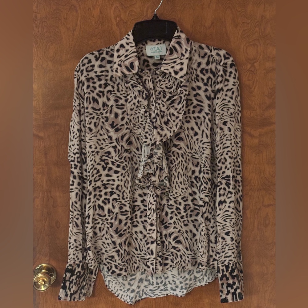 TAJ Blouse animal print size medium